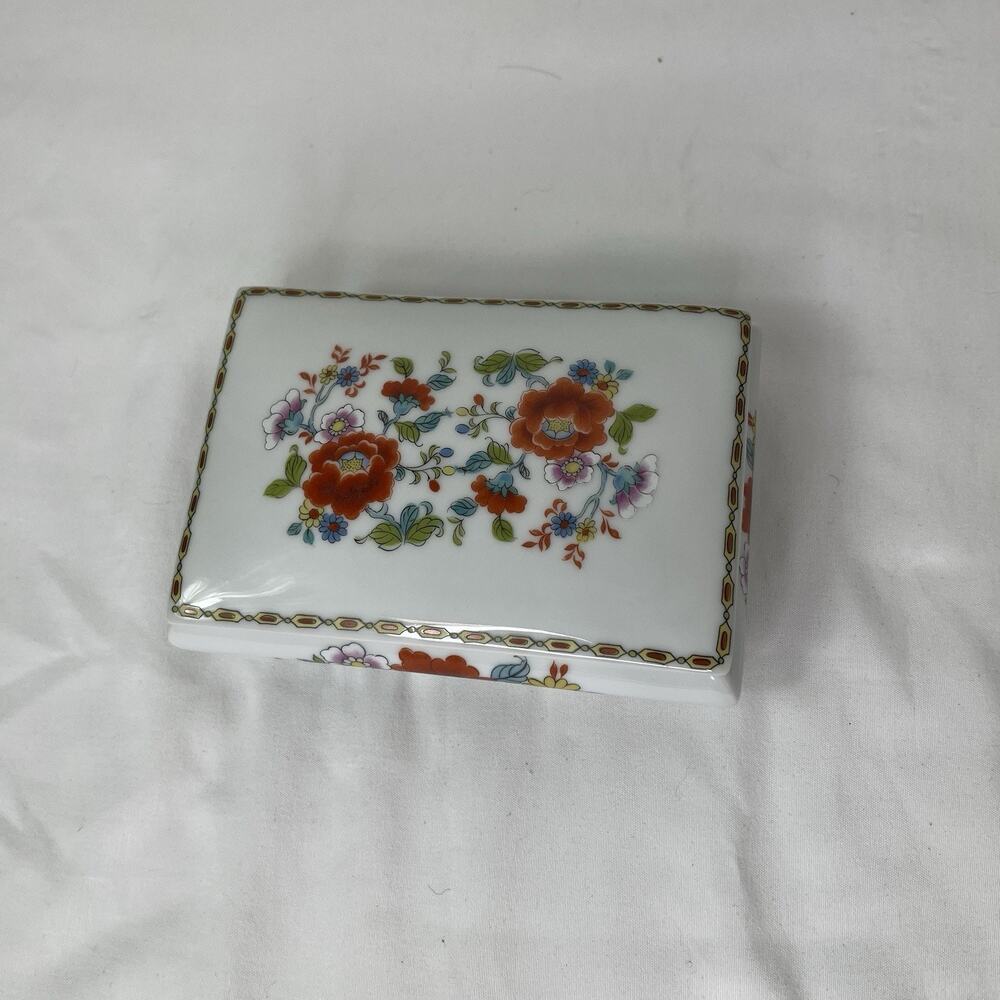 Limoges Chamart France Rectangular Porcelain Trinket Box Floral handpainted Vtge